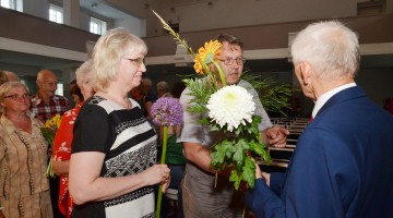 Kustinu dzīvi. 60 gadi žurnālista ceļos un neceļos