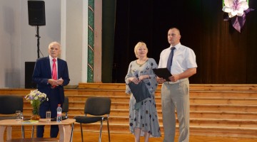 Kustinu dzīvi. 60 gadi žurnālista ceļos un neceļos