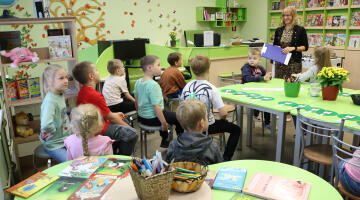 Pirmā tikšanās ar bibliotēku un Vinniju Pūku!