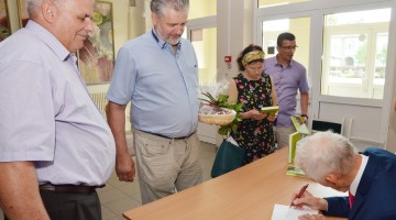 Kustinu dzīvi. 60 gadi žurnālista ceļos un neceļos
